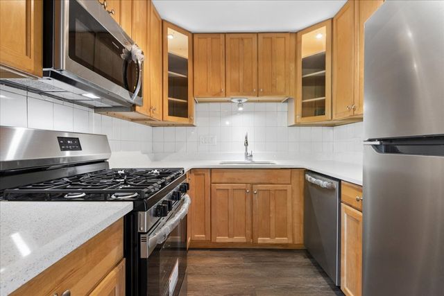 1415 W Pratt Boulevard 303, Chicago, IL 60626