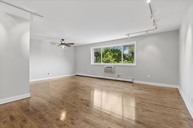 1415 W Pratt Boulevard 303, Chicago, IL 60626