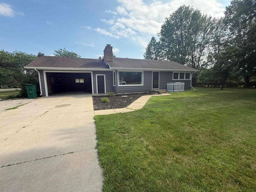 1009 W Third Street, Gladwin, MI 48624