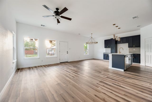 1014 Trinity Street, Cleburne, TX 76031