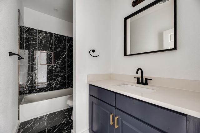 1014 Trinity Street, Cleburne, TX 76031