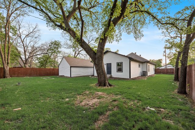 1014 Trinity Street, Cleburne, TX 76031