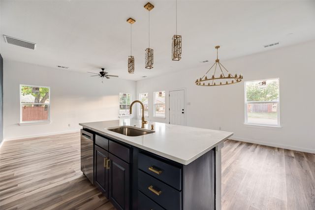 1014 Trinity Street, Cleburne, TX 76031