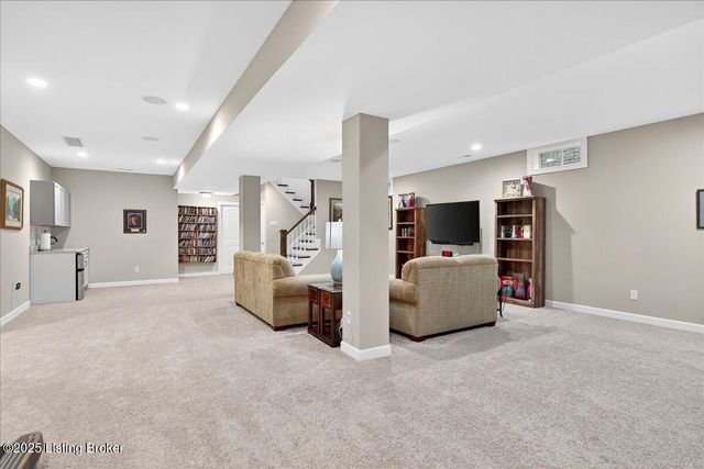 1290 Coolhouse Way, Louisville, KY 40223