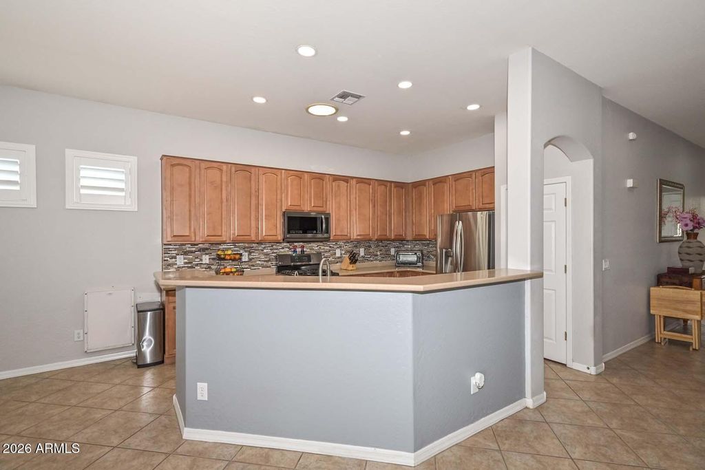 Image 14 of property listing at 4306 W SUMMERSIDE Road, Laveen, AZ 85339