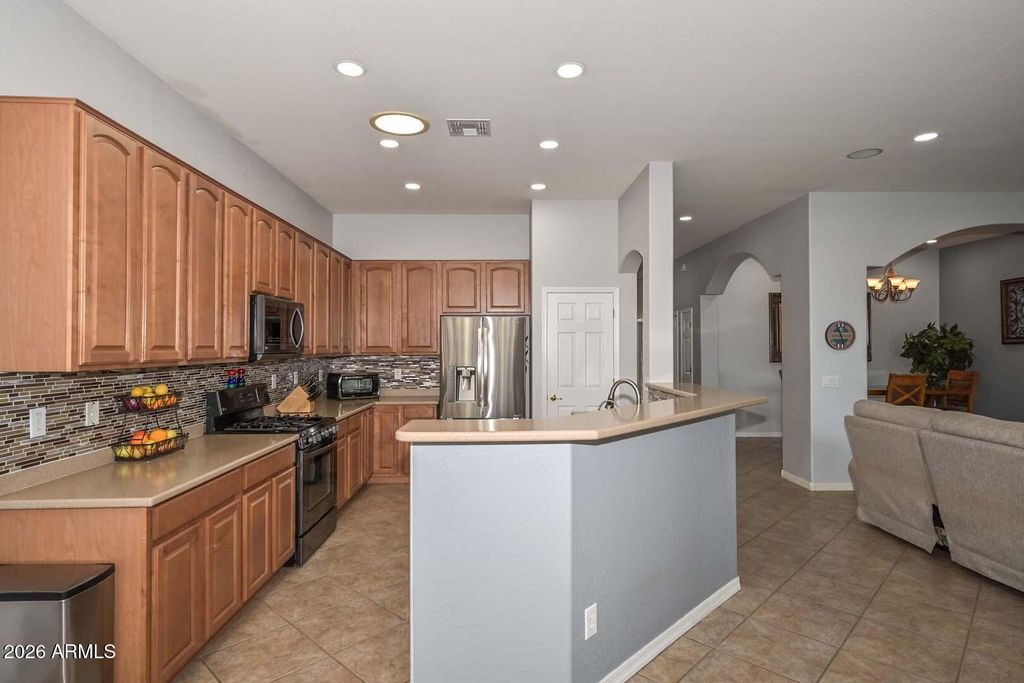 Image 15 of property listing at 4306 W SUMMERSIDE Road, Laveen, AZ 85339