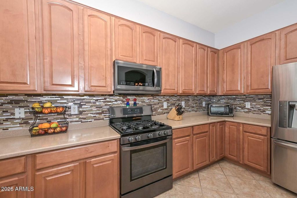 Image 17 of property listing at 4306 W SUMMERSIDE Road, Laveen, AZ 85339