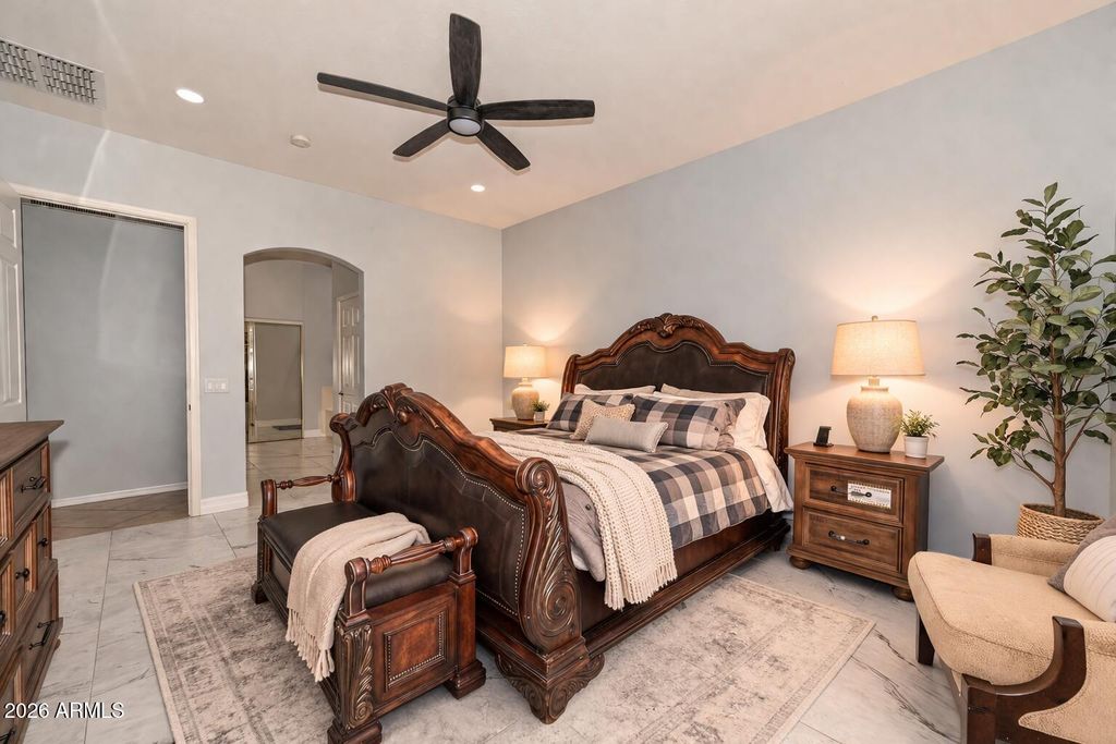 Image 23 of property listing at 4306 W SUMMERSIDE Road, Laveen, AZ 85339