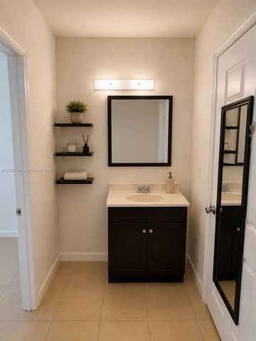 9440 Live Oak Place 106, Davie, FL 33324