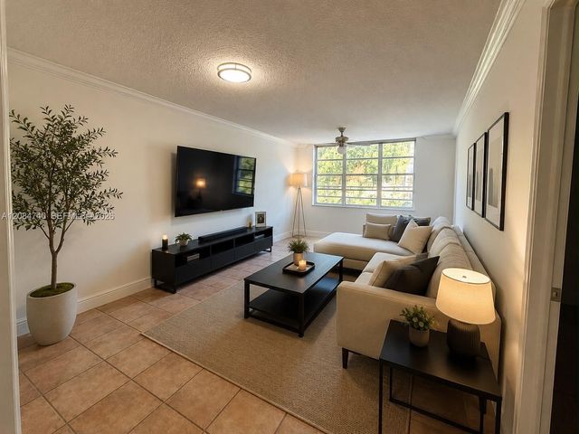 9440 Live Oak Place 106, Davie, FL 33324