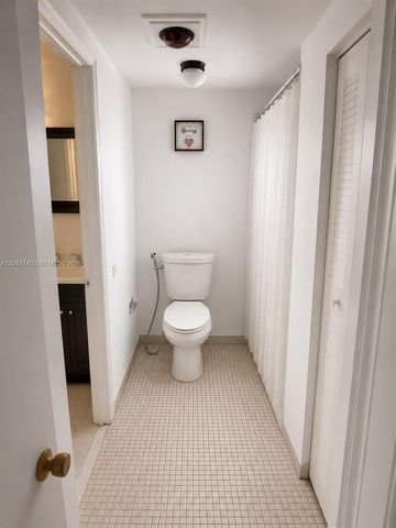 9440 Live Oak Place 106, Davie, FL 33324