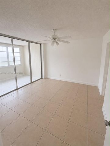 9440 Live Oak Place 106, Davie, FL 33324