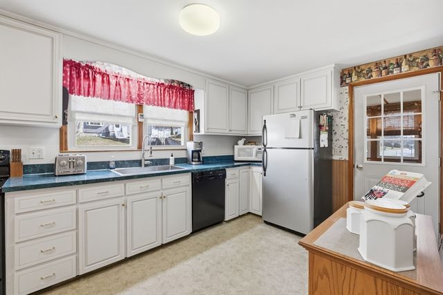 40 Charles St., Dracut, MA 01826