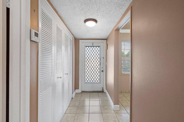 6 ABBEY Lane 206, Delray Beach, FL 33446
