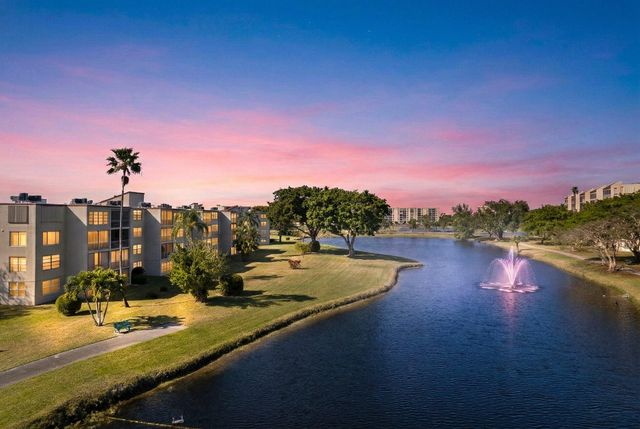 6 ABBEY Lane 206, Delray Beach, FL 33446
