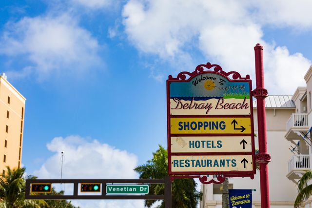 6 ABBEY Lane 206, Delray Beach, FL 33446