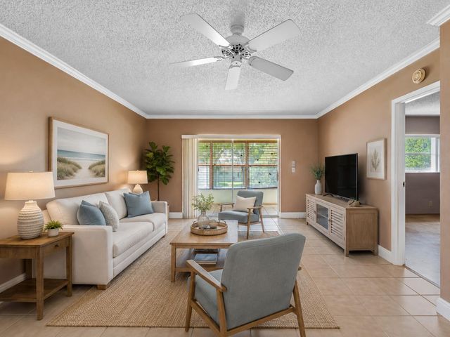 6 ABBEY Lane 206, Delray Beach, FL 33446