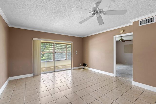 6 ABBEY Lane 206, Delray Beach, FL 33446