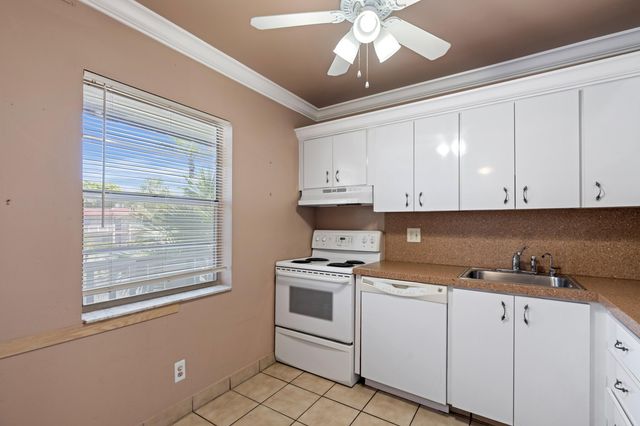 6 ABBEY Lane 206, Delray Beach, FL 33446