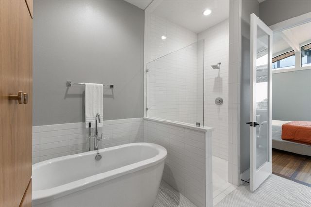 206 Waters View CT, Dripping Springs, TX 78620