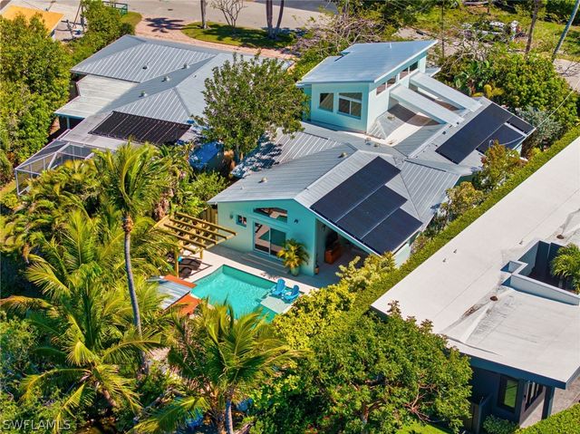 1155 12th ST N, Naples, FL 34102