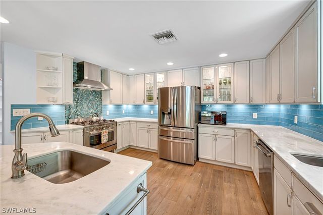 1155 12th ST N, Naples, FL 34102