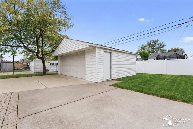 13668 Agnes Street, Southgate, MI 48195