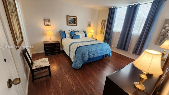 2821 Somerset Drive 400, Lauderdale Lakes, FL 33311