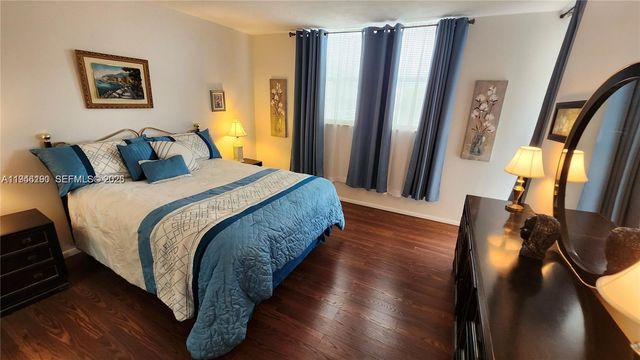 2821 Somerset Drive 400, Lauderdale Lakes, FL 33311