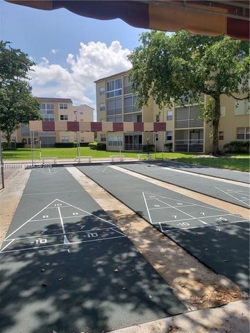 2821 Somerset Drive 400, Lauderdale Lakes, FL 33311