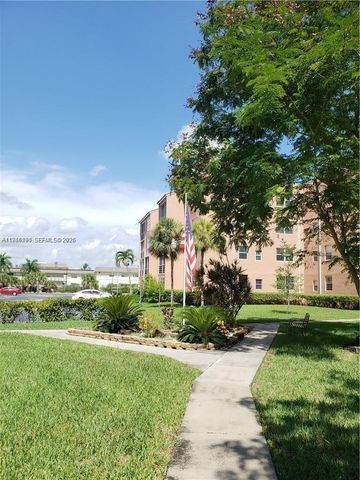 2821 Somerset Drive 400, Lauderdale Lakes, FL 33311