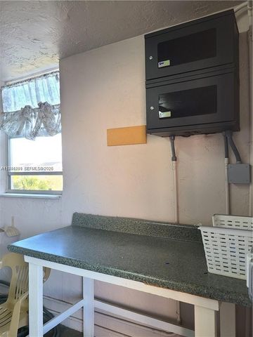 2821 Somerset Drive 400, Lauderdale Lakes, FL 33311