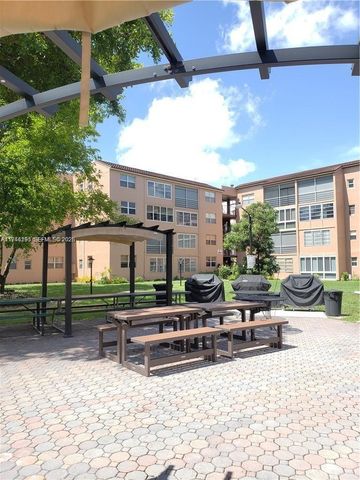 2821 Somerset Drive 400, Lauderdale Lakes, FL 33311