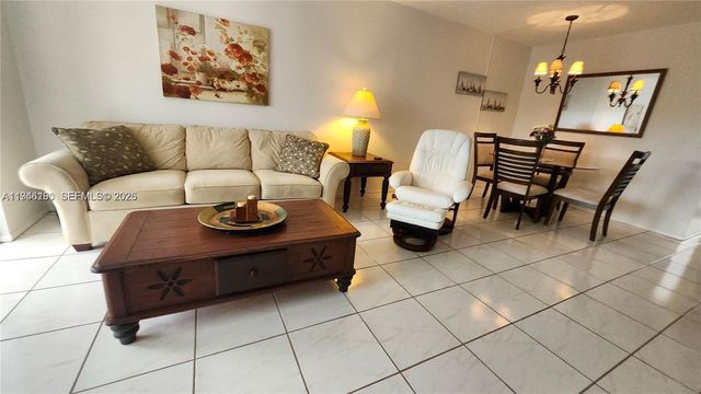 2821 Somerset Drive 400, Lauderdale Lakes, FL 33311
