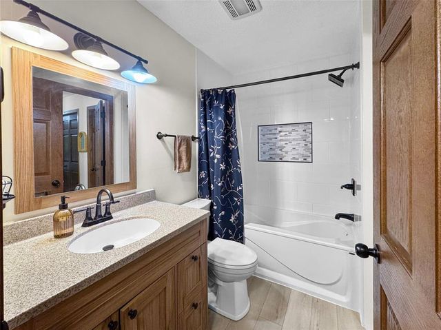 919 Cambridge Court, Altoona, WI 54720