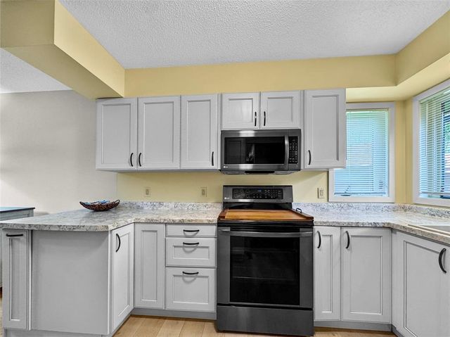 919 Cambridge Court, Altoona, WI 54720