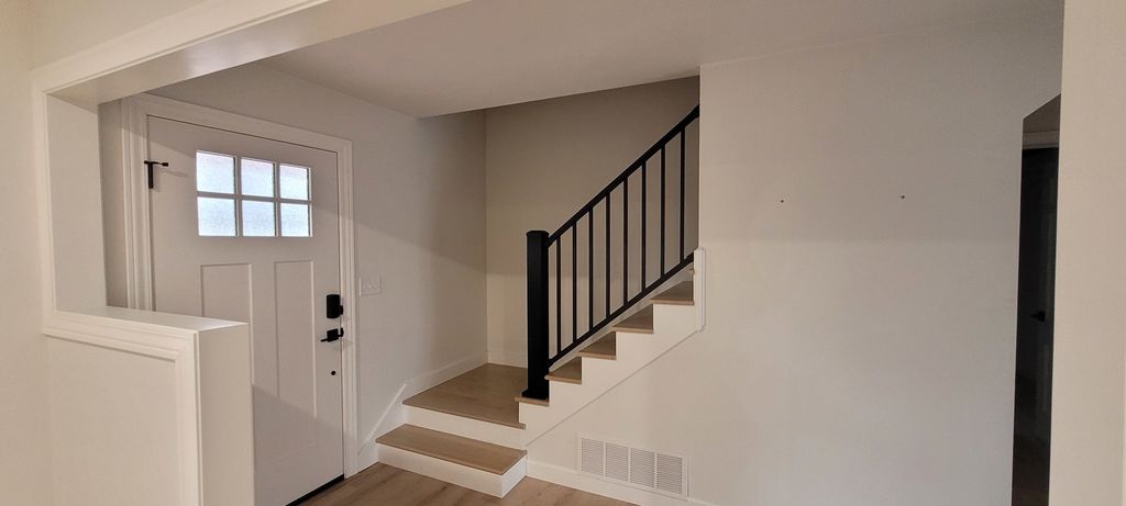 Image 2 of property listing at #19 Wildwood Drive, Mt Vernon, IL 62864