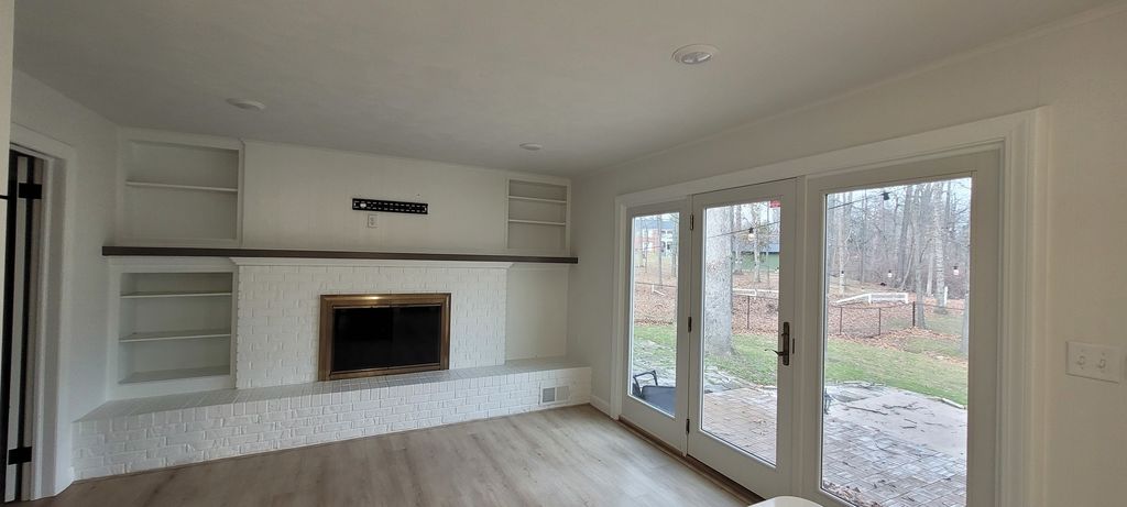 Image 11 of property listing at #19 Wildwood Drive, Mt Vernon, IL 62864