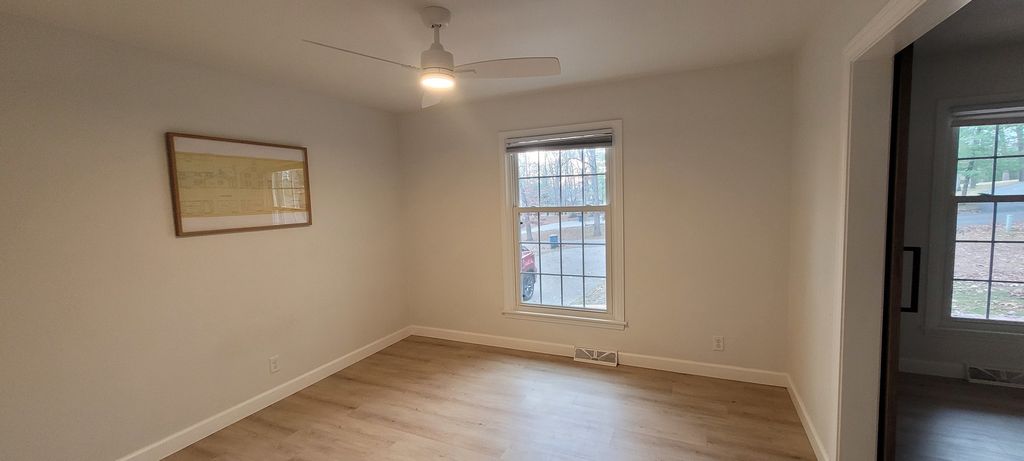 Image 3 of property listing at #19 Wildwood Drive, Mt Vernon, IL 62864