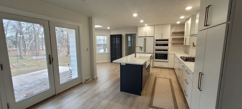 Image 5 of property listing at #19 Wildwood Drive, Mt Vernon, IL 62864