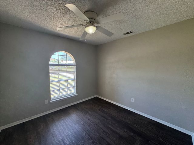 6936 Declaration Street, Watauga, TX 76148