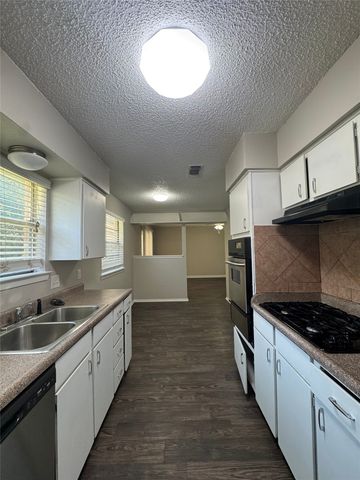 6936 Declaration Street, Watauga, TX 76148