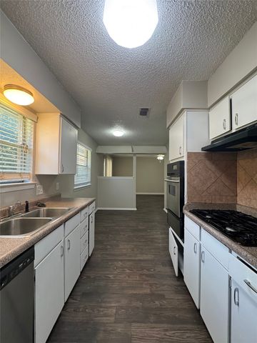 6936 Declaration Street, Watauga, TX 76148