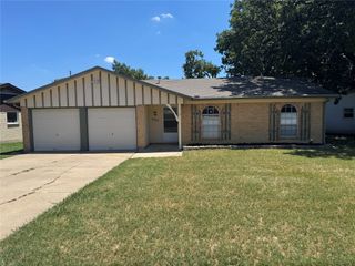 6936 Declaration Street, Watauga, TX 76148