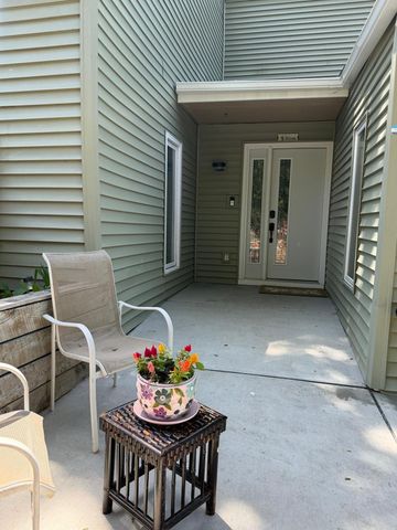 5111 Circle Down, Golden Valley, MN 55416