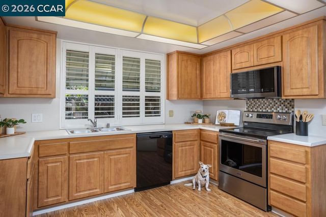 2920 Frayne Ln, Concord, CA 94518