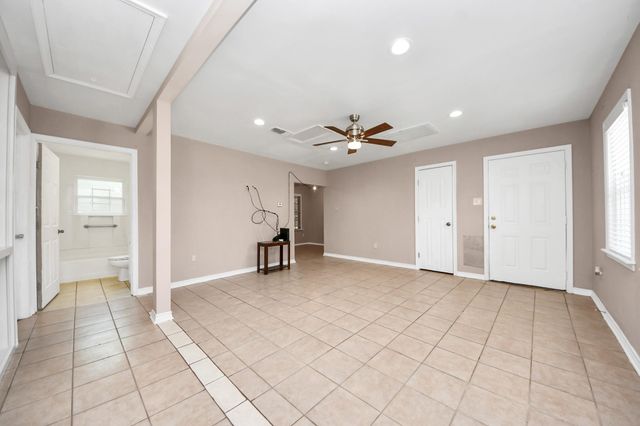 5202 Pensdale Street, Houston, TX 77033