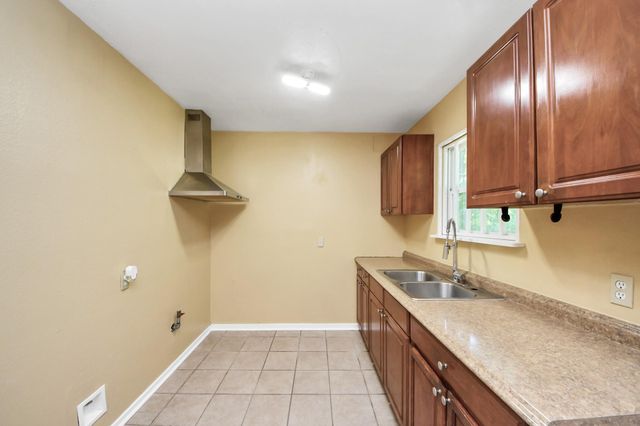5202 Pensdale Street, Houston, TX 77033