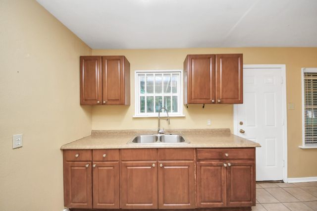 5202 Pensdale Street, Houston, TX 77033