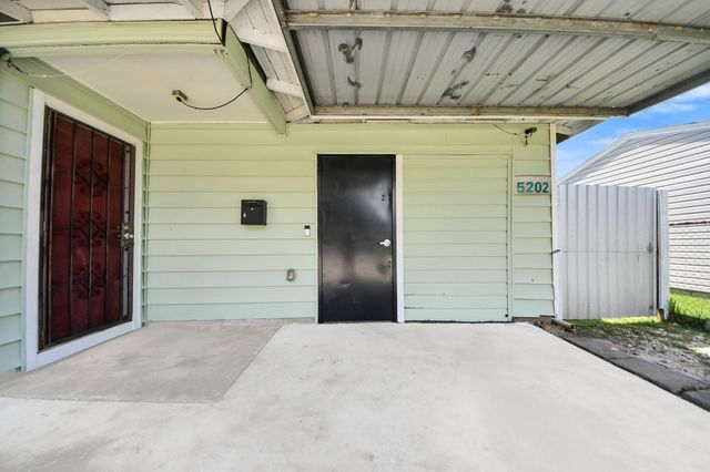5202 Pensdale Street, Houston, TX 77033